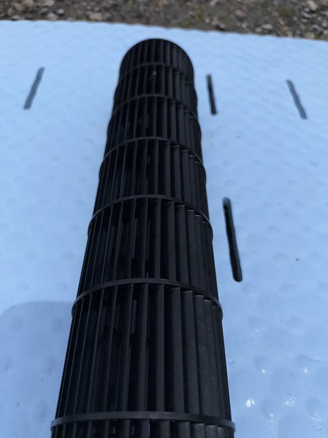 送風ファンの施工後。ホコリを取り除き、清潔な状態にリセットされた状態