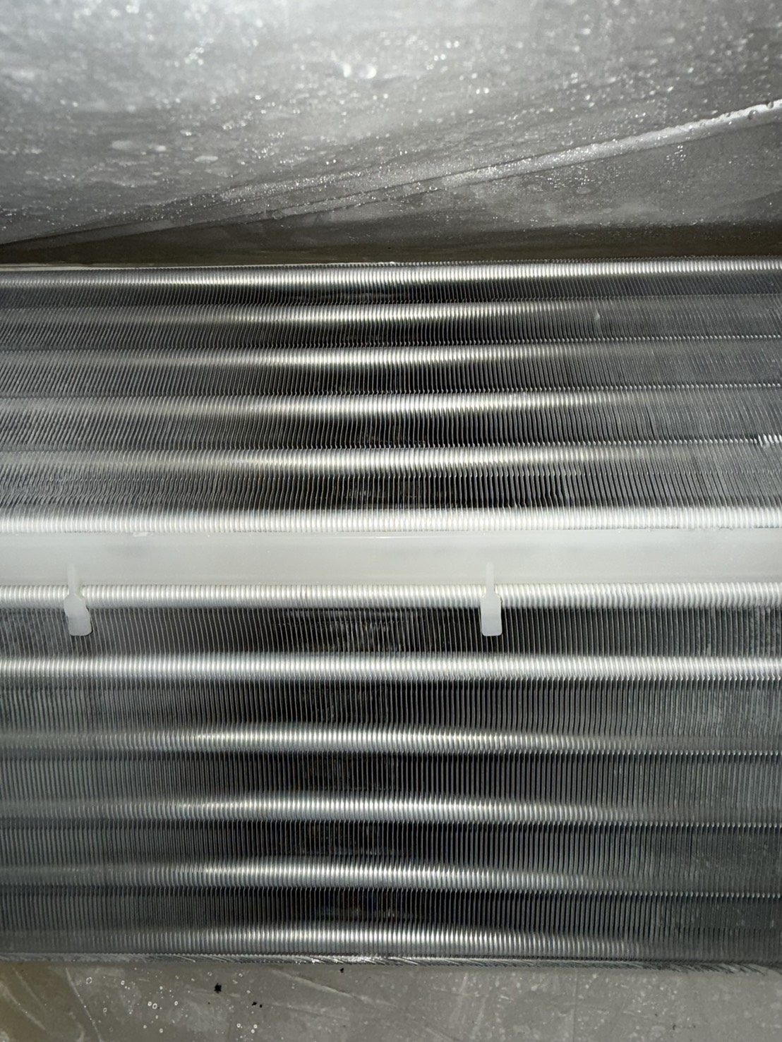 送風ファンの施工後。洗浄してスッキリした状態