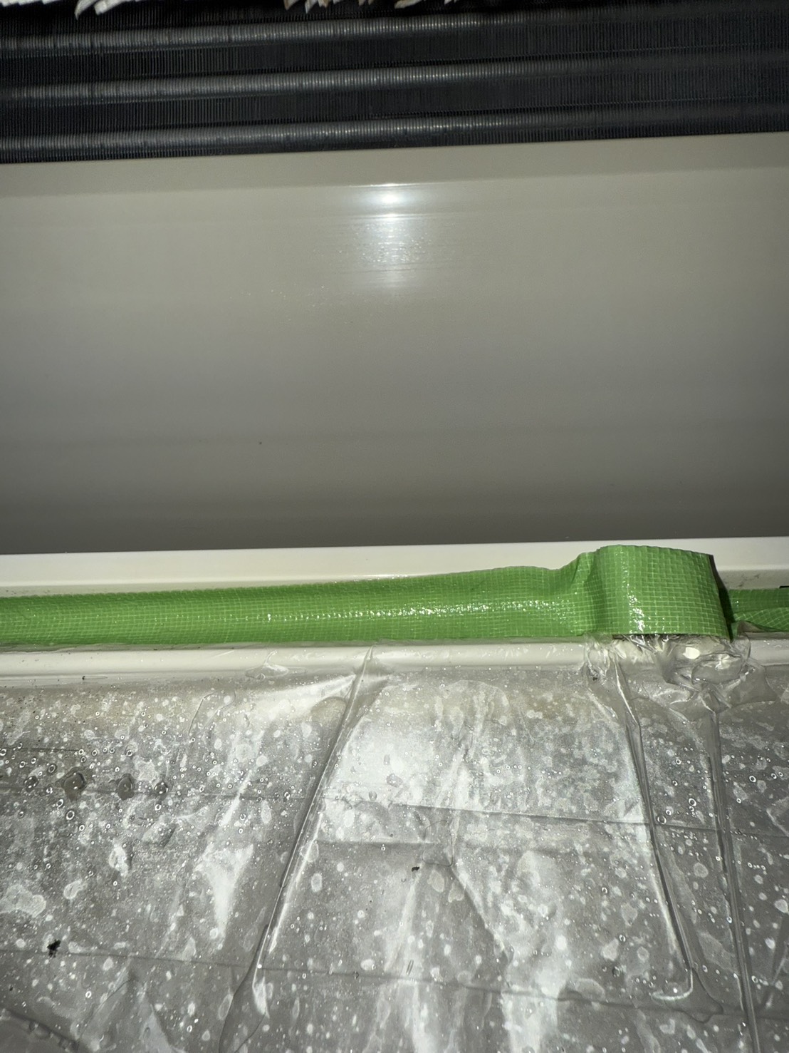 熱交換器まわりの施工後。洗浄して清潔感が出た状態