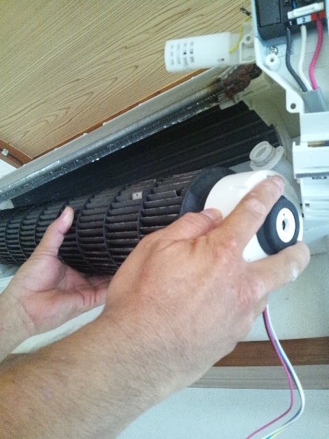 完全分解エアコンクリーニングのイメージ